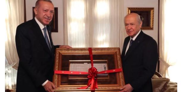 Tayyip Erdoğan Devlet Bahçeli’ye hediye götürdü